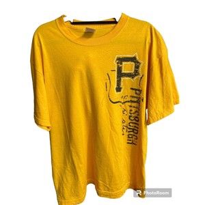 Pittsburgh Pirates Mens Size Xl T-shirt Yellow Sga Logo Spell Out Giant Eagle